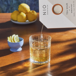 NIO Cocktails Tea Sour 19.3% 0.1L (darčekové balenie kazeta)
