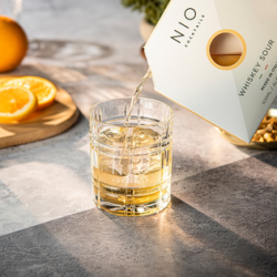NIO Cocktails Whiskey Sour 24.8% 0.1L (darčekové balenie kazeta)